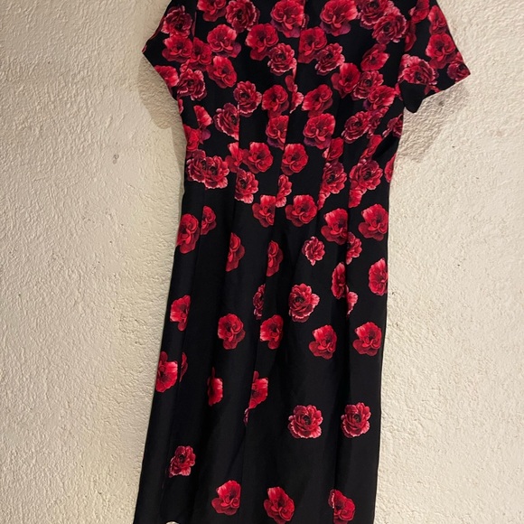 Karl Lagerfeld black roses dress 🎄 Holiday Sale ✨ - Picture 8 of 10